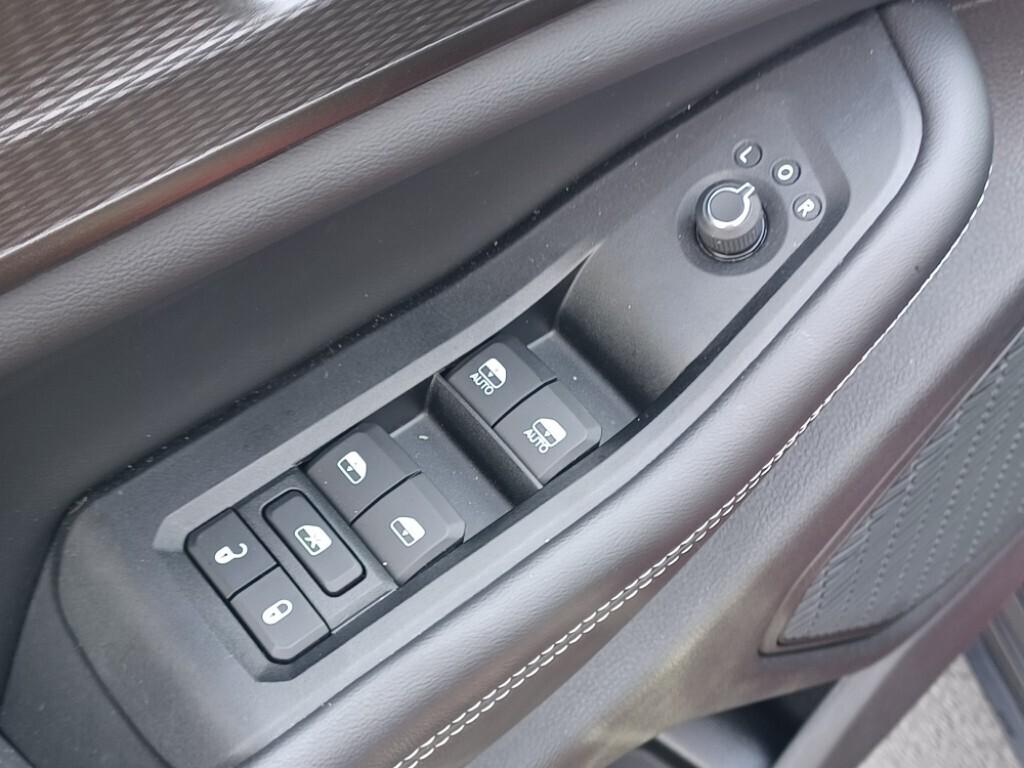 How to Fold Mirrors on Jeep Grand Cherokee L 2023