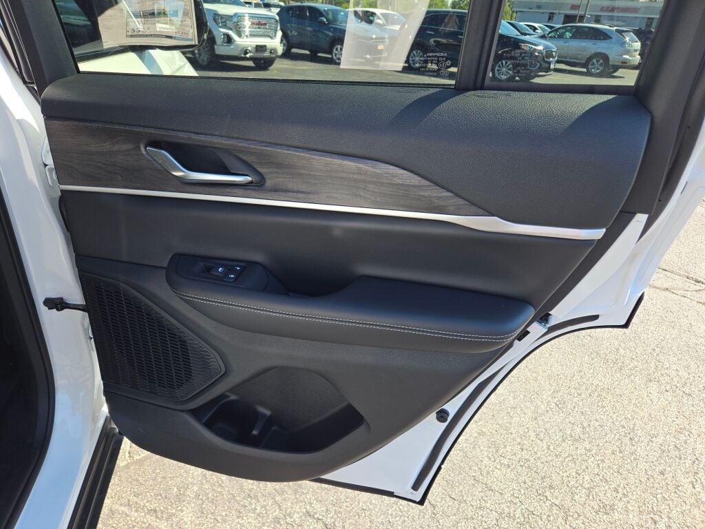 2024 Jeep Grand Cherokee Interior Door: Features and Upgrades