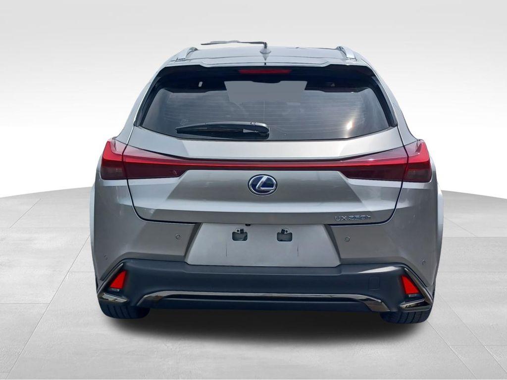 Trunk Ledge | Lexus UX 200 F SPORT 2022 Trunk Ledge | Lexus UX 200 F SPORT 2022