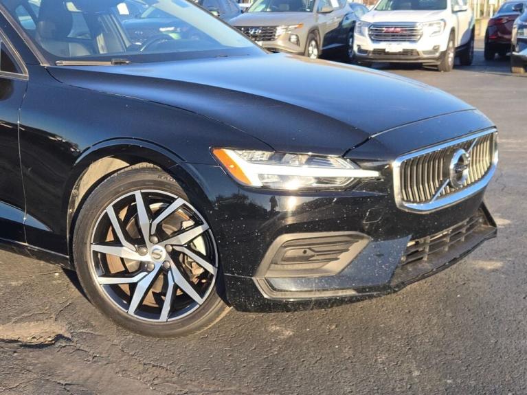 2020 Volvo S60 Momentum photo 2