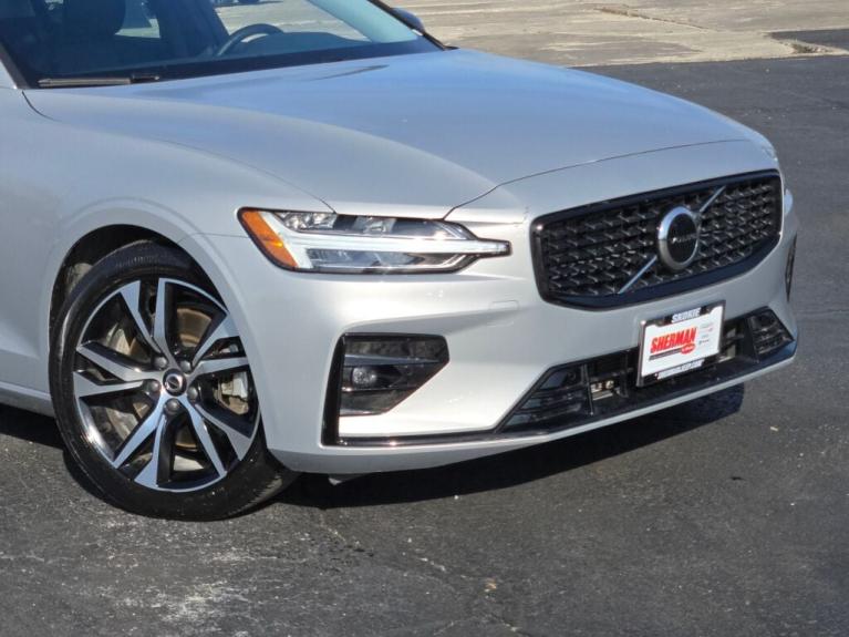 2020 Volvo S60 Momentum photo 4