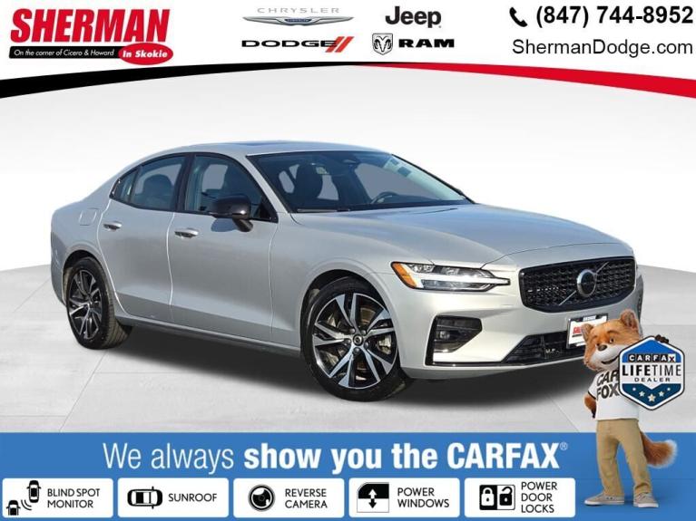 2020 Volvo S60 Momentum photo 3