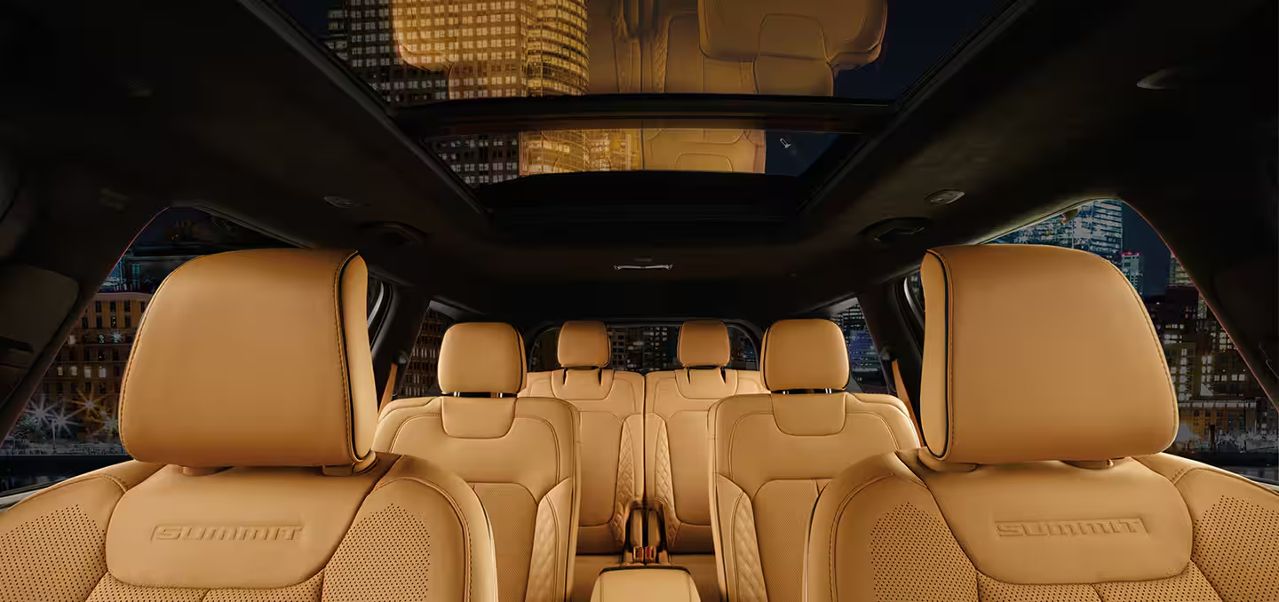 2025 Jeep Grand Cherokee Interior Space