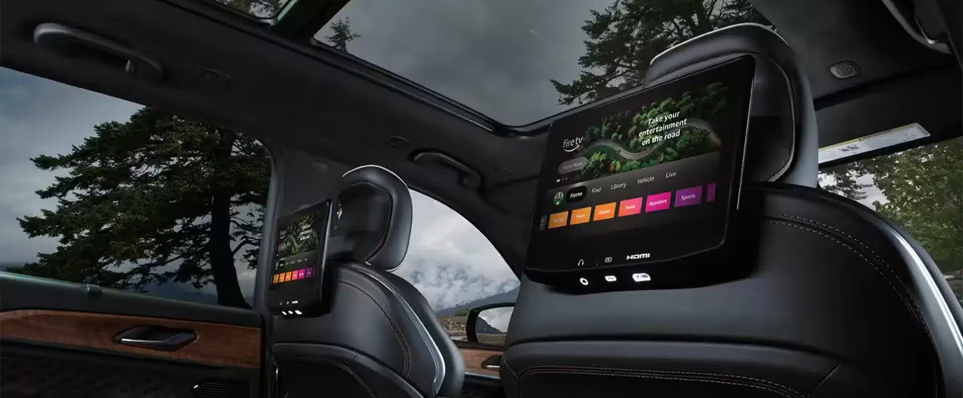 Digital Cluster and Passenger Screen in Jeep Grand Cherokee L